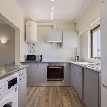 Apartment #406 Modern 1br With Pool Near Oura Strip *